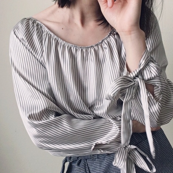 Ivory satin stripe off-shoulder top    - Picture 4 of 8